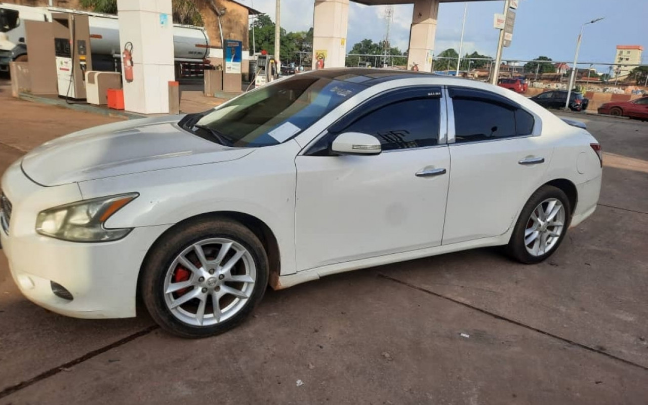 Nissan Maxima, Voitures, Conakry