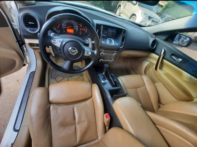Nissan Maxima, Voitures, Conakry