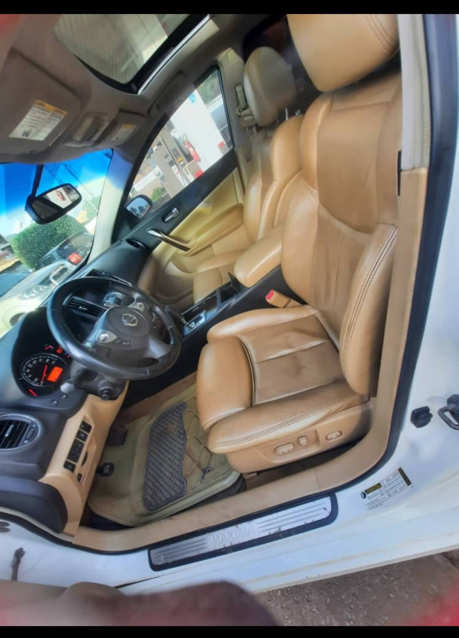 Nissan Maxima, Voitures, Conakry