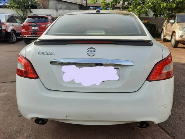 Nissan Maxima, Voitures, Conakry