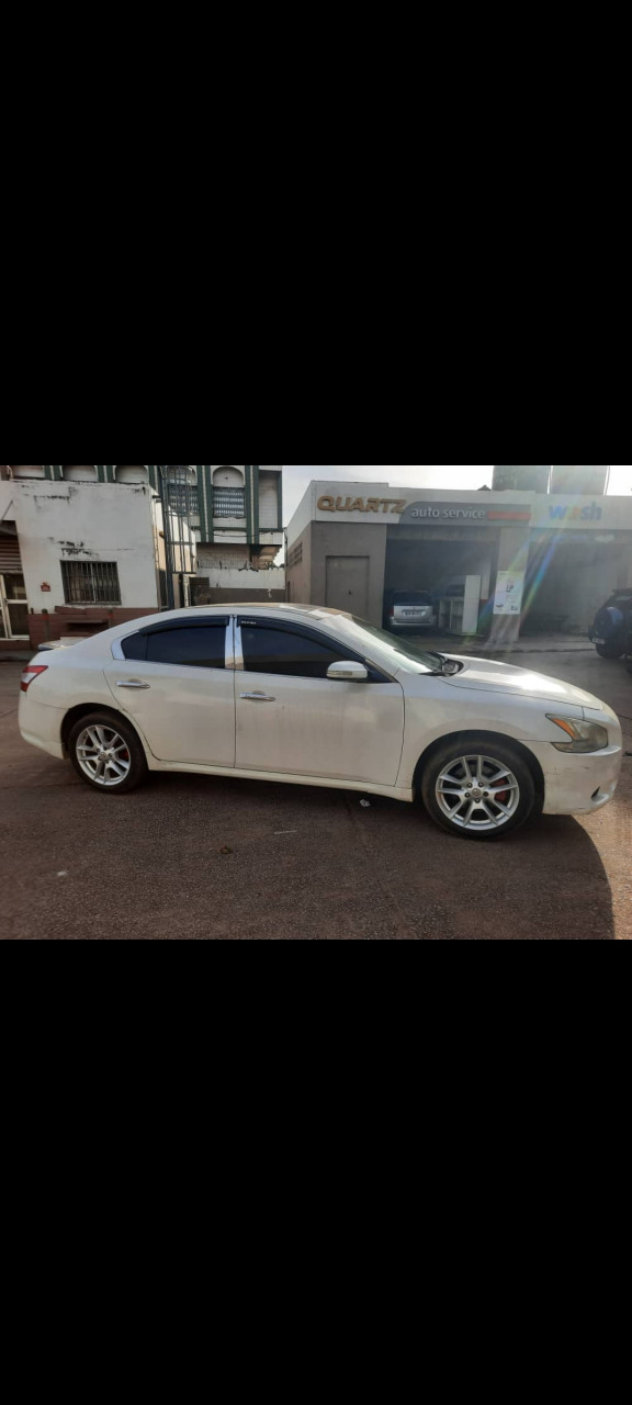Nissan Maxima, Voitures, Conakry