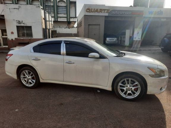 Nissan Maxima, Voitures, Conakry
