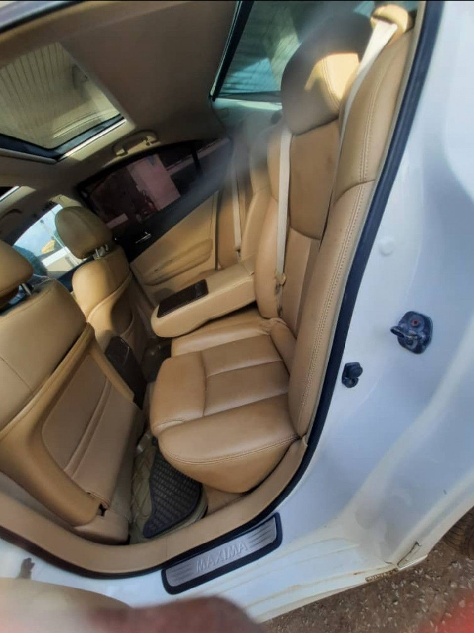 Nissan Maxima, Voitures, Conakry