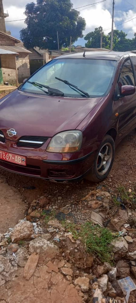 Nissan Almera Tino, Voitures, Conakry