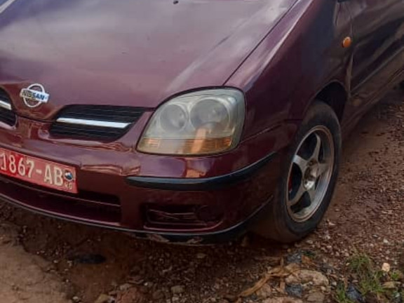 Nissan Almera Tino, Voitures, Conakry