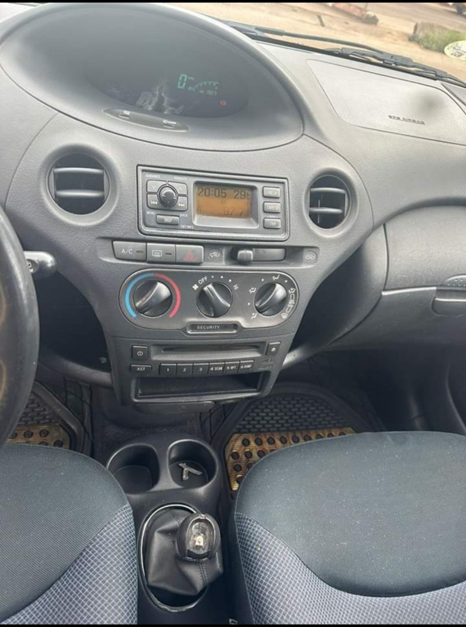 Toyota Yaris, Voitures, Conakry