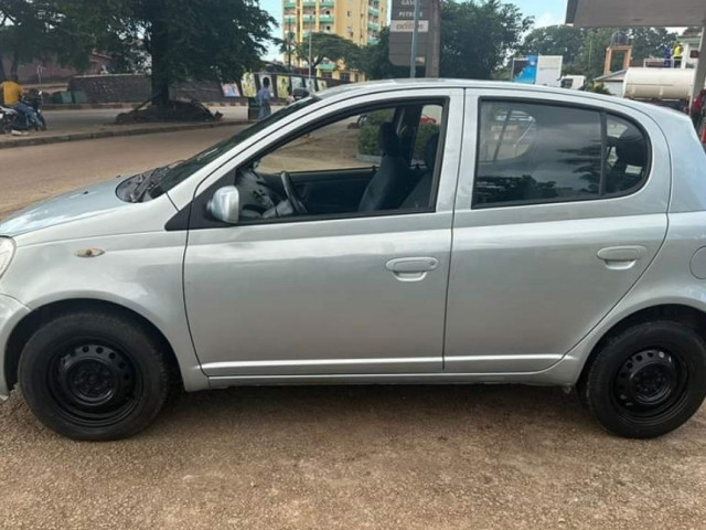 Toyota Yaris, Voitures, Conakry