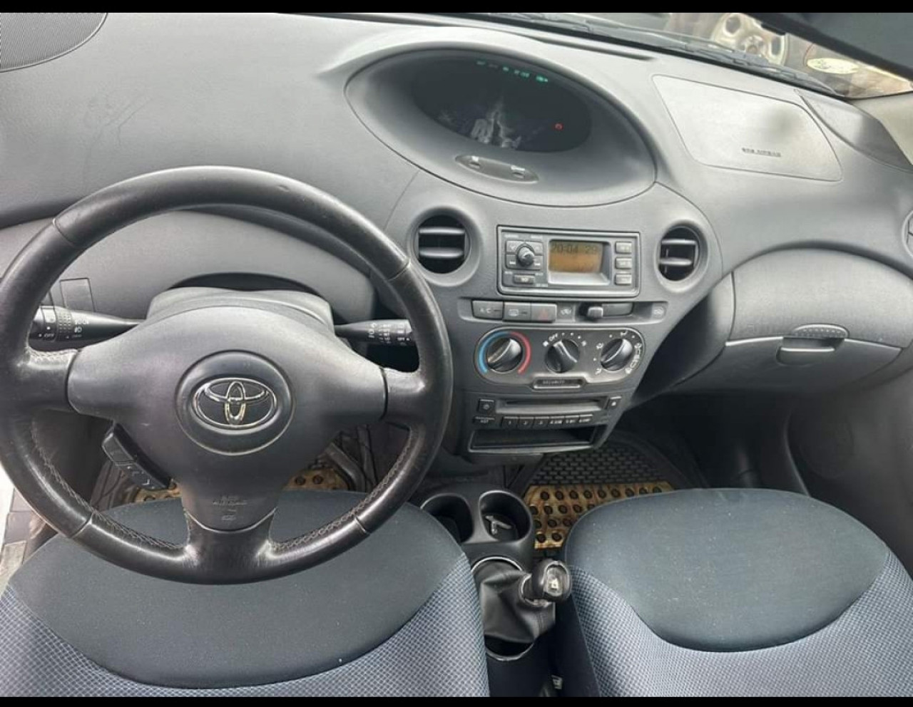 Toyota Yaris, Voitures, Conakry
