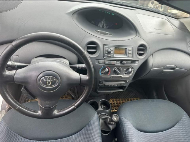 Toyota Yaris, Voitures, Conakry