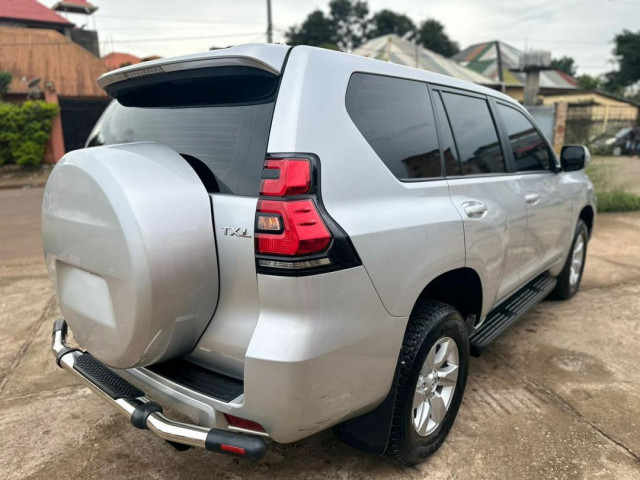 Toyota Land Cruiser Prado, Voitures, Conakry