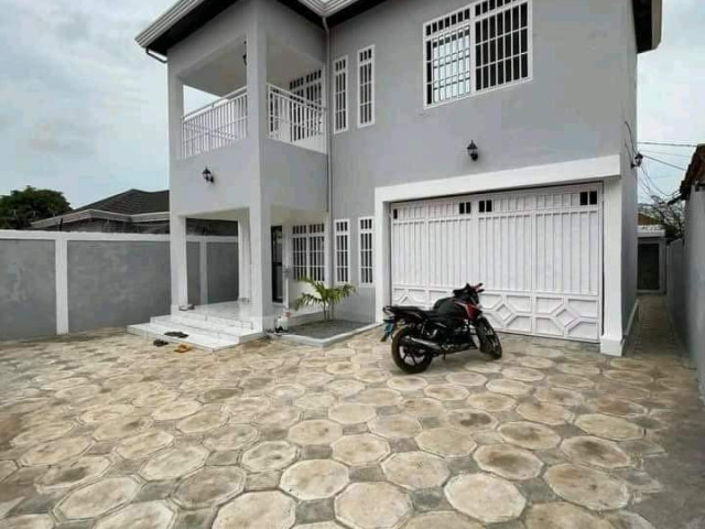 Bâtiment à Keitayah, Maisons, Conakry