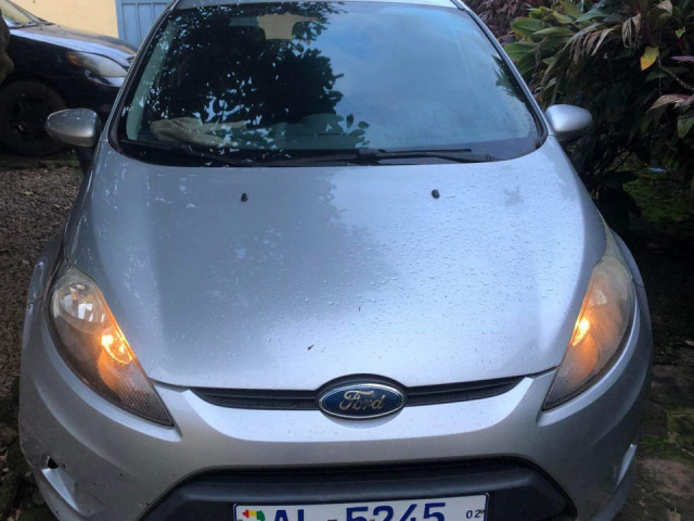 Ford Fiesta, Voitures, Conakry