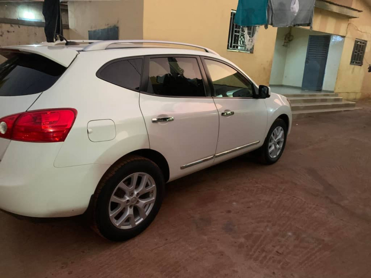 Nissan Rogue, Voitures, Conakry