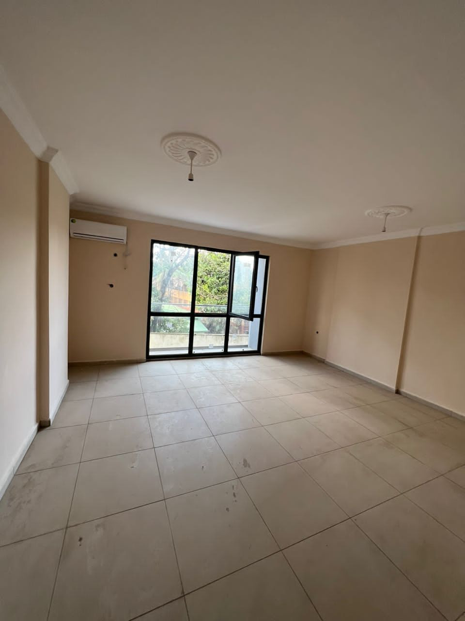 Différents Appartements à Kipé, Appartements, Conakry