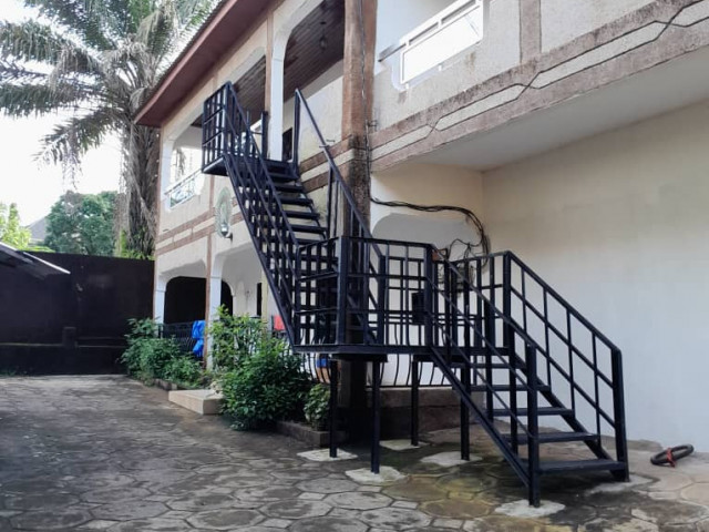 Bâtiment à Nongo Kiroty, Maisons, Conakry