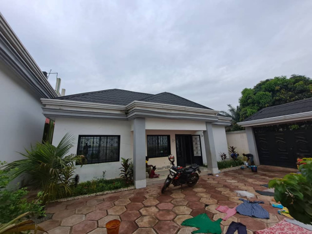 Diffรฉrentes Maisons, Maisons, Conakry