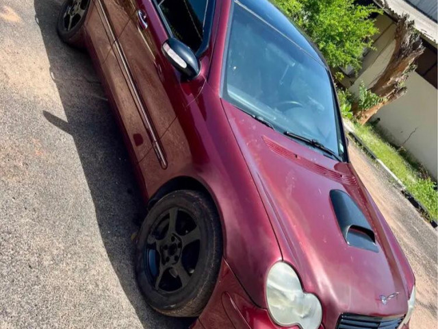 Mercedes-Benz Classe C, Voitures, Conakry