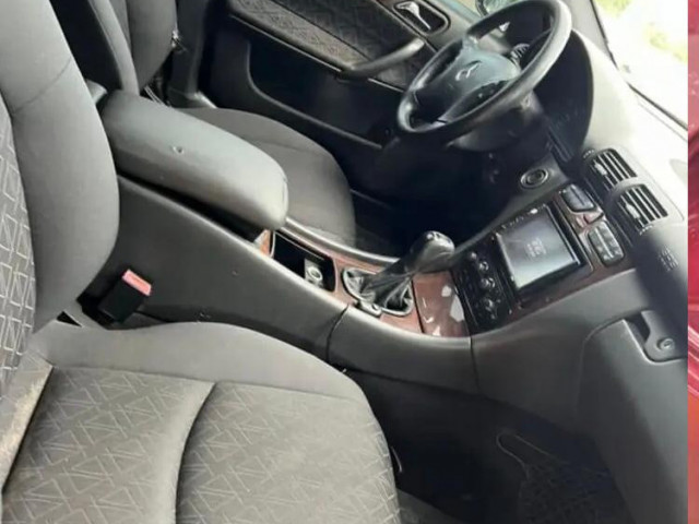 Mercedes-Benz Classe C, Voitures, Conakry