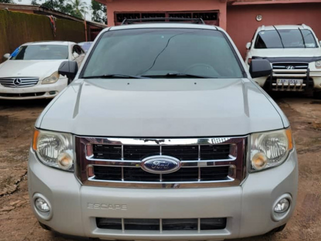 Ford Escape, Voitures, Conakry
