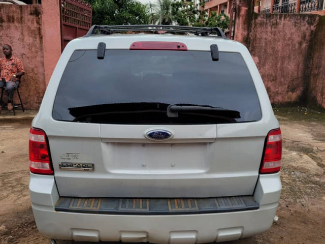 Ford Escape, Voitures, Conakry