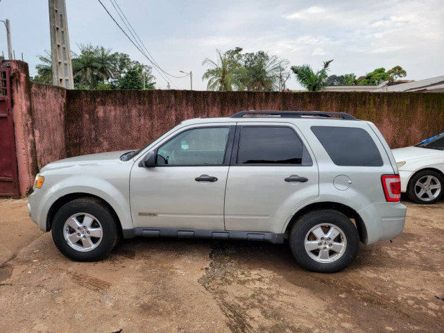 Ford Escape, Voitures, Conakry
