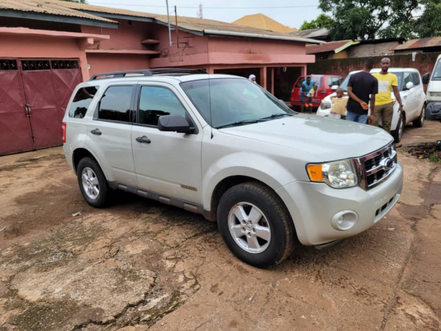 Ford Escape, Voitures, Conakry
