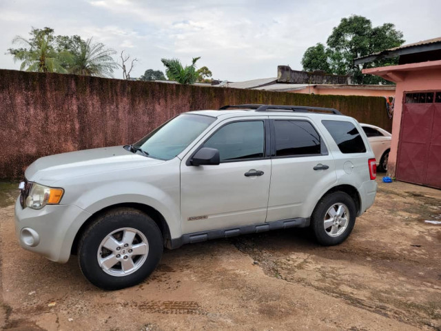 Ford Escape, Voitures, Conakry