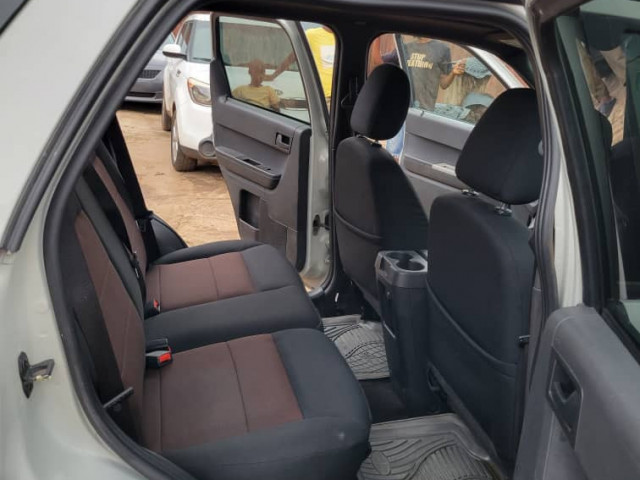 Ford Escape, Voitures, Conakry