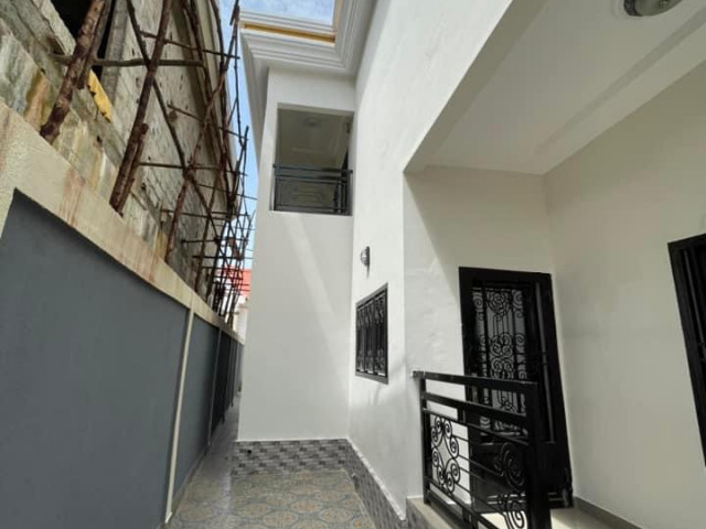 Bâtiment à Lambanyi, Maisons, Conakry