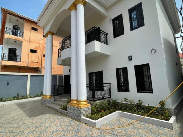 Bâtiment à Lambanyi, Maisons, Conakry