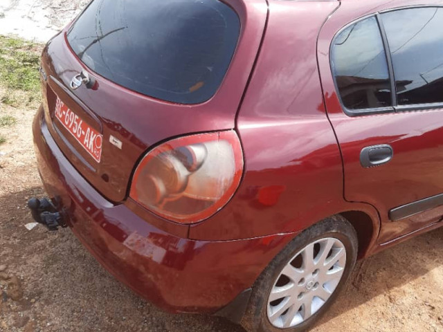 Nissan Almera, Voitures, Conakry