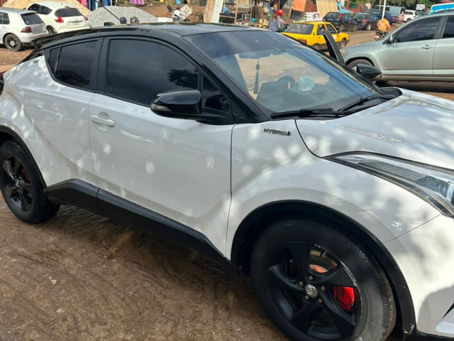 Toyota CH-R, Voitures, Conakry