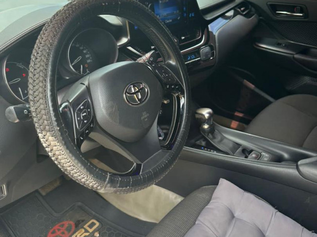 Toyota CH-R, Voitures, Conakry