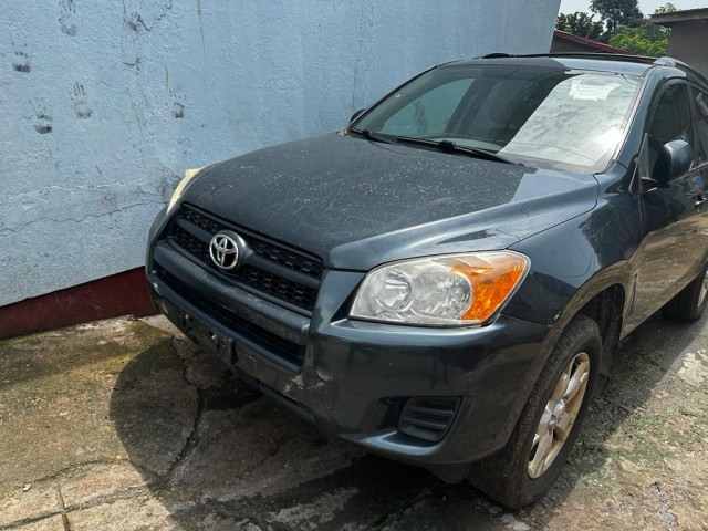 Toyota RAV4, Voitures, Conakry