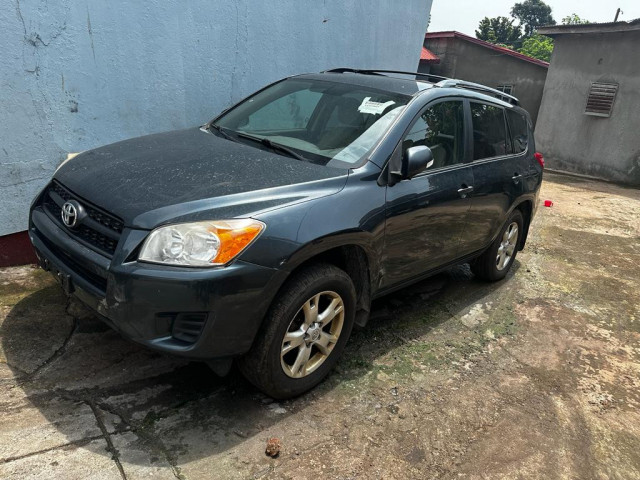 Toyota RAV4, Voitures, Conakry