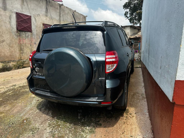 Toyota RAV4, Voitures, Conakry