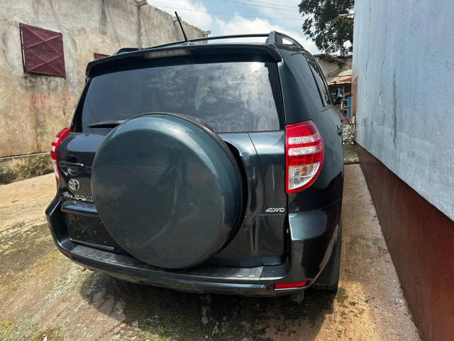 Toyota RAV4, Voitures, Conakry