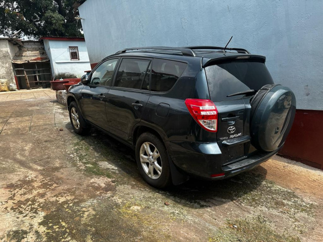 Toyota RAV4, Voitures, Conakry