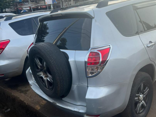 Toyota RAV4, Voitures, Conakry