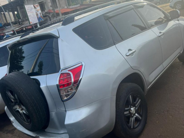 Toyota RAV4, Voitures, Conakry