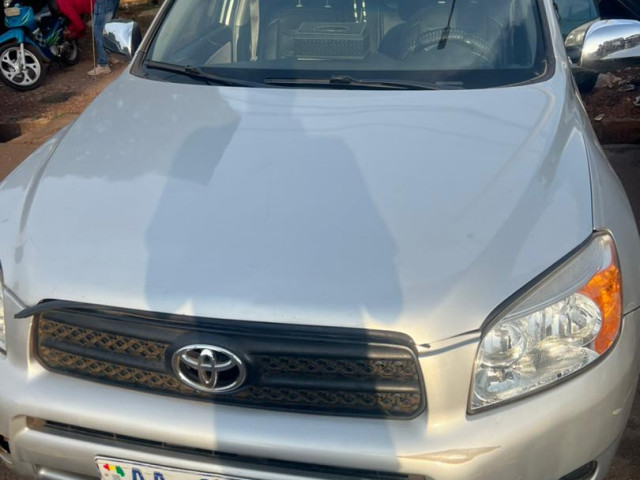 Toyota RAV4, Voitures, Conakry