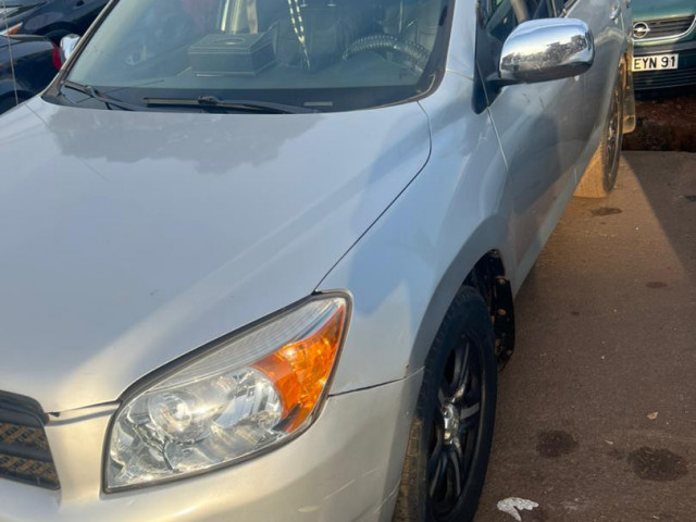 Toyota RAV4, Voitures, Conakry