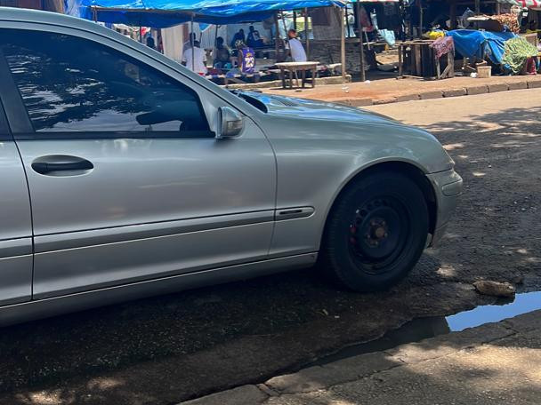 Mercedes-Benz Classe C, Voitures, Conakry