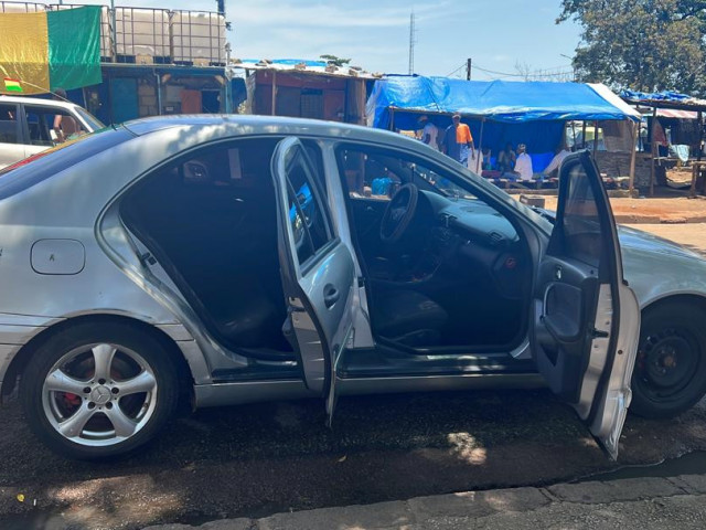 Mercedes-Benz Classe C, Voitures, Conakry