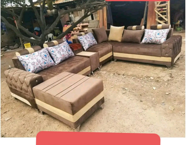 Différents Fauteuils, Lits - Fauteuils, Conakry