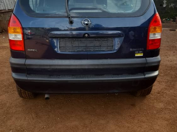 Opel Zafira, Voitures, Conakry