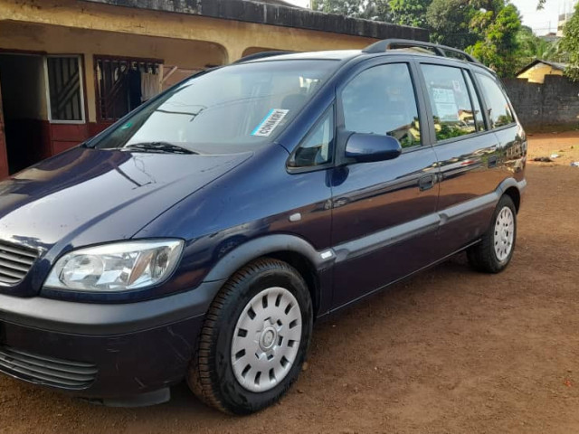 Opel Zafira, Voitures, Conakry