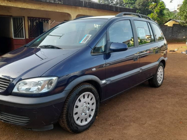 Opel Zafira, Voitures, Conakry