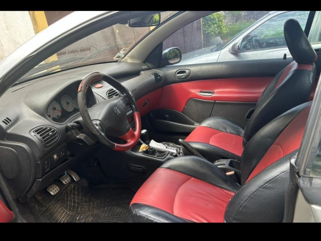 Peugeot 206, Voitures, Conakry