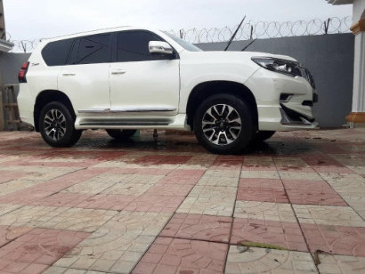 Toyota Land Cruiser Prado, Voitures, Conakry